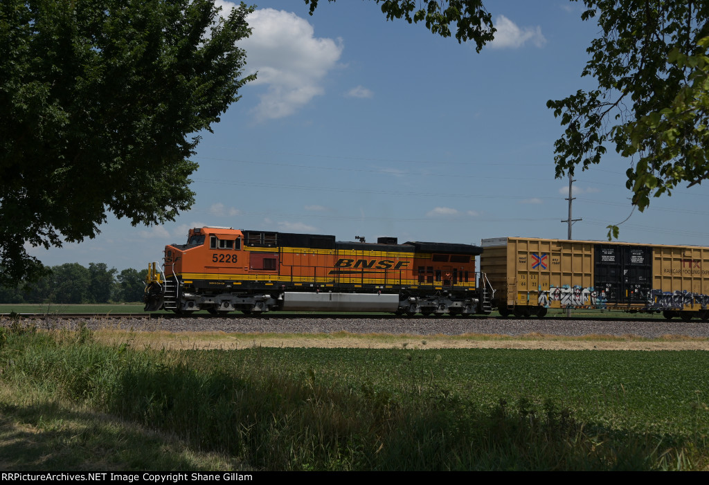 BNSF 5228 Dpu